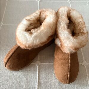 Plush Tan Faux Fur Slippers